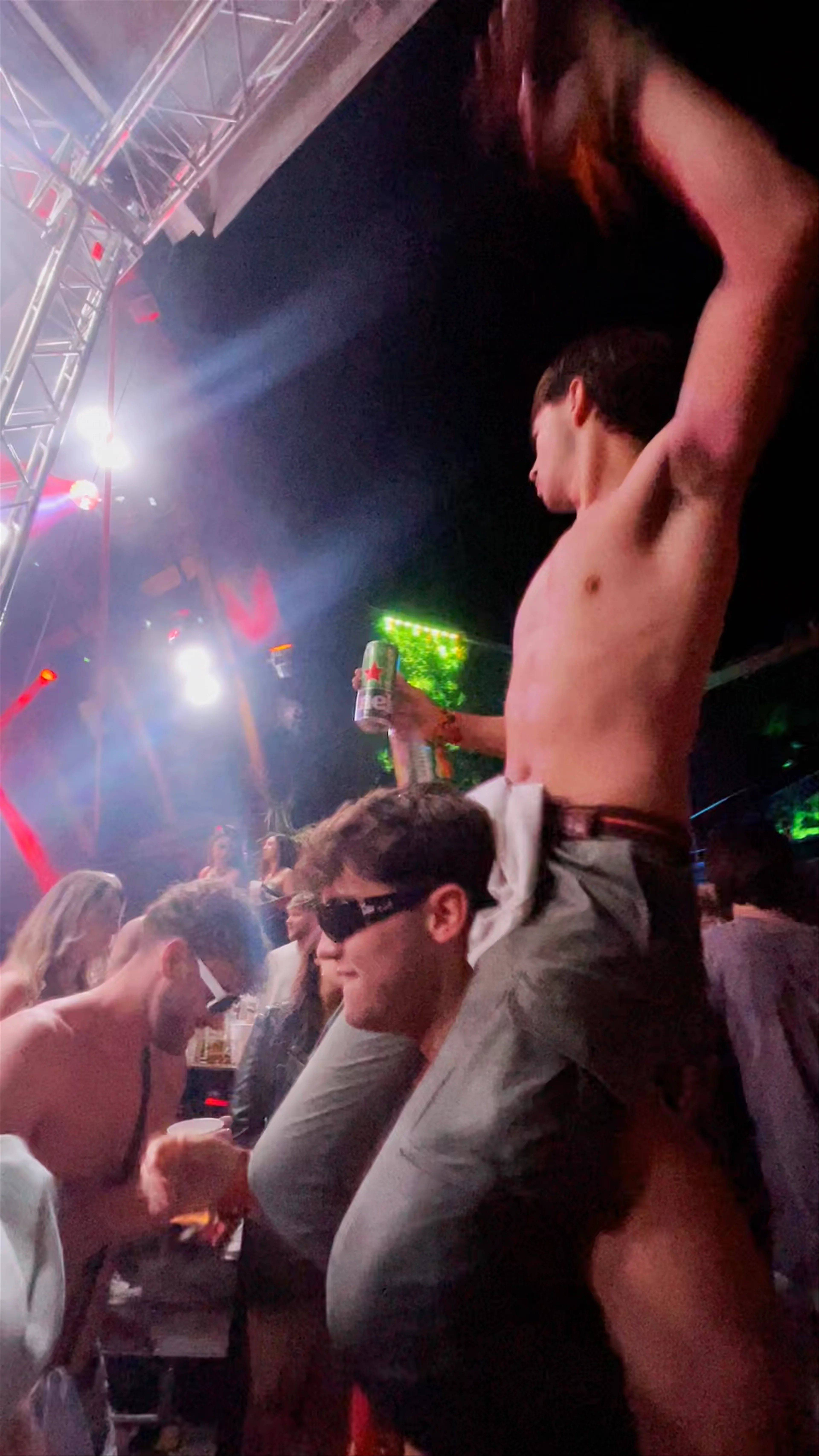 Noa Beach Club, Katarelac, Kolan
