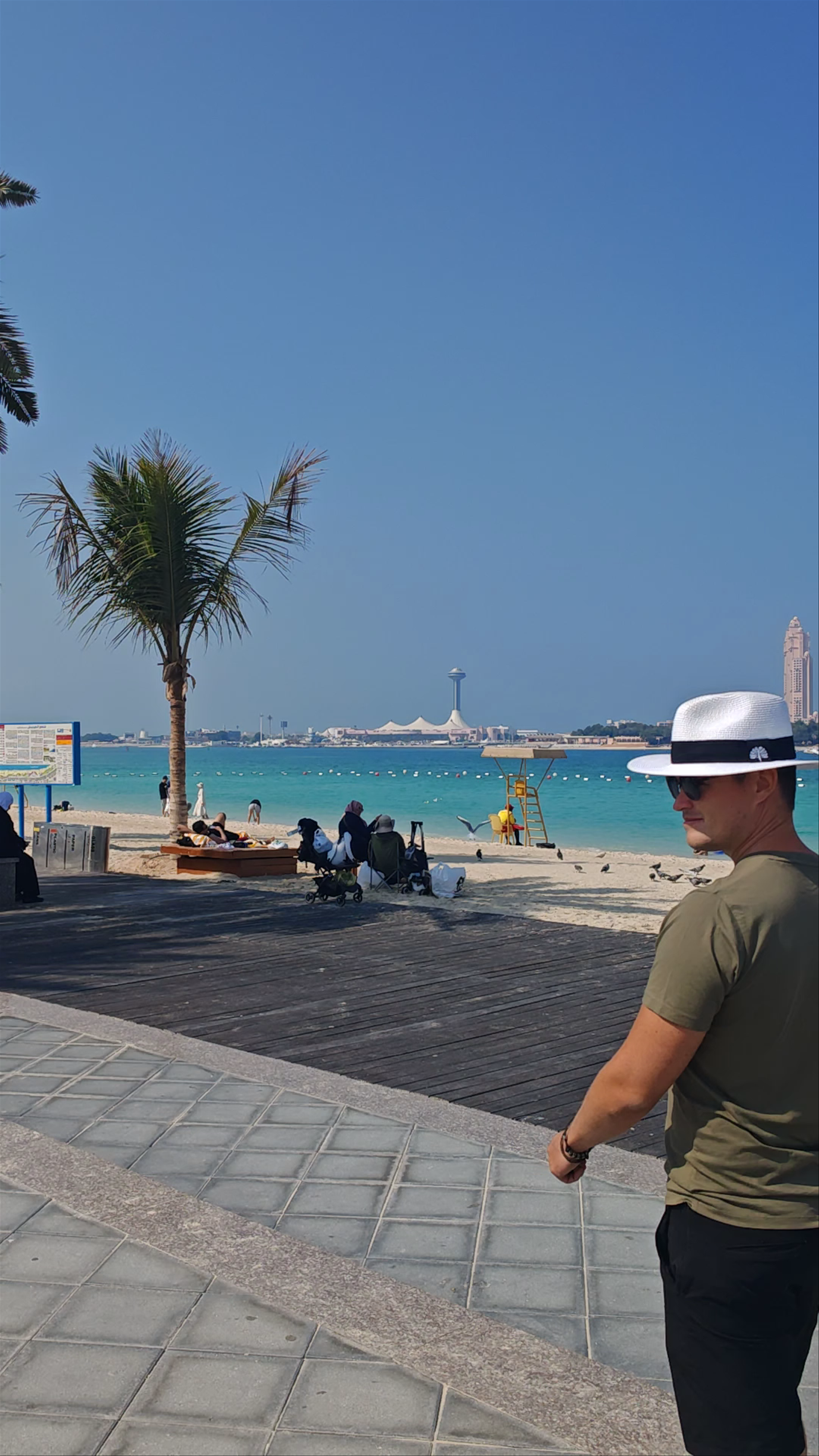 Corniche Beach - Abu Dhabi - United Arab Emirates