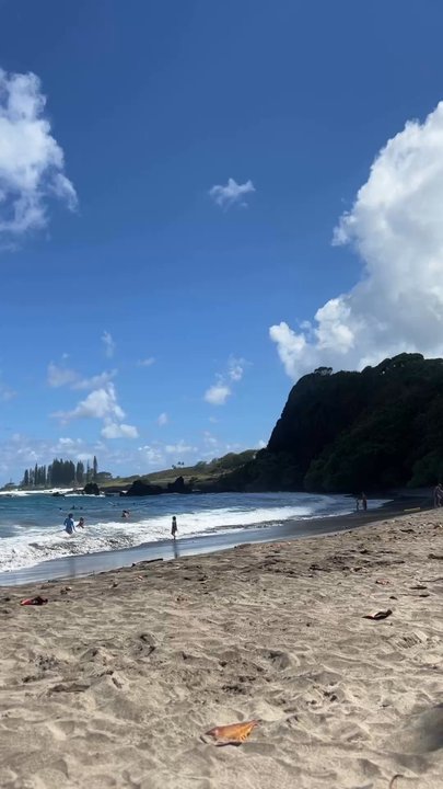 Hamoa Beach - Beaches Near Me - Hana, Hawaii