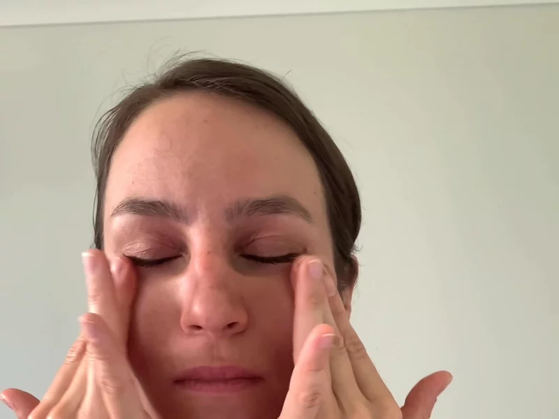 Sensitive Skin SPF Routine for Busy Moms | La Roche-Posay UGC