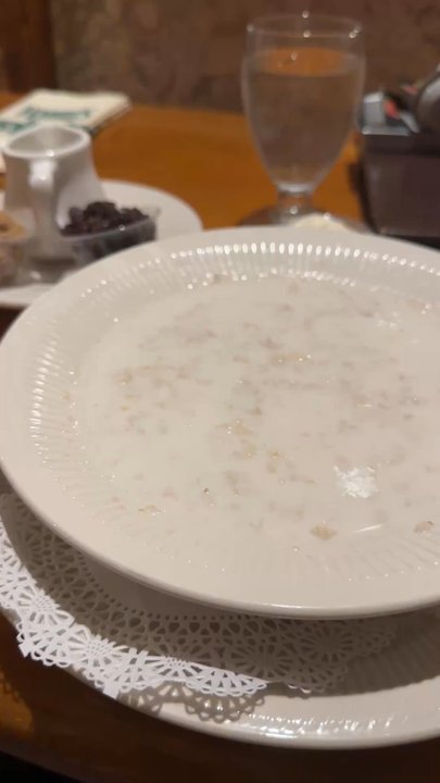 Harris Ranch Resort - Oatmeal soup? - American Near Me - Coalinga, California