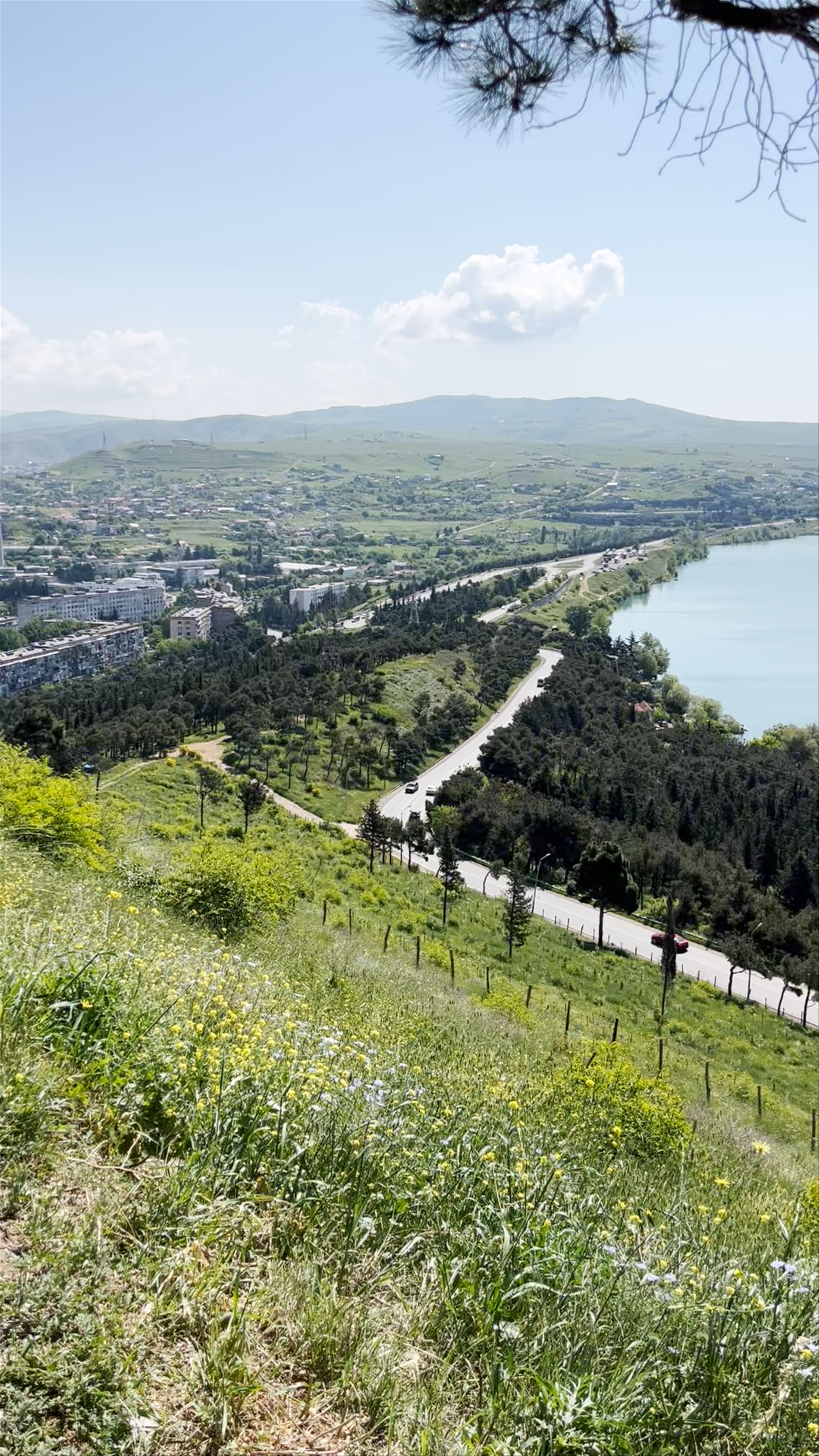 Tbilisi Reservoir: Scenic Escape with Majestic Water Views