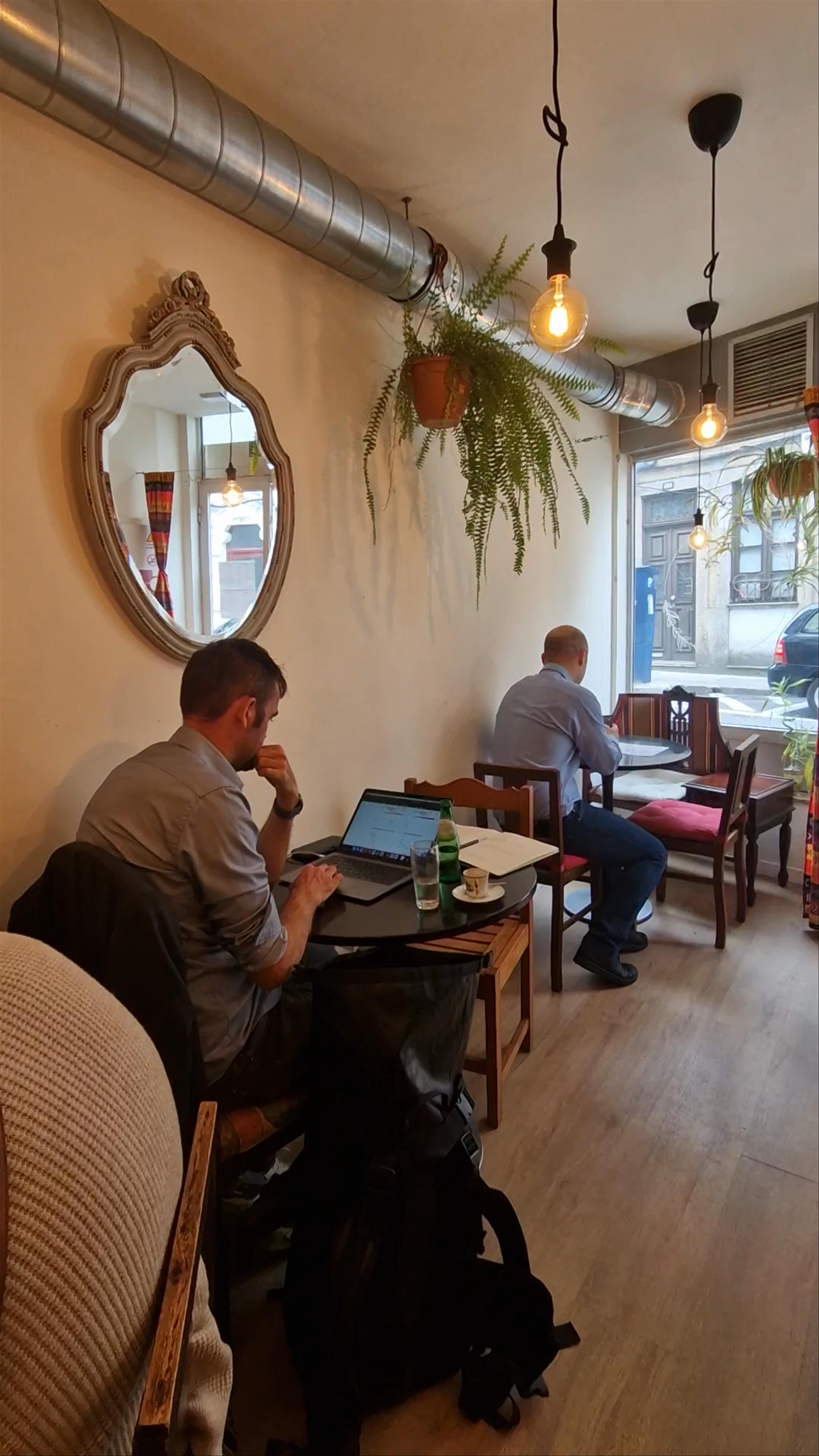 Odete Vegan Bakery: Cozy Vegan Hideaway in Porto