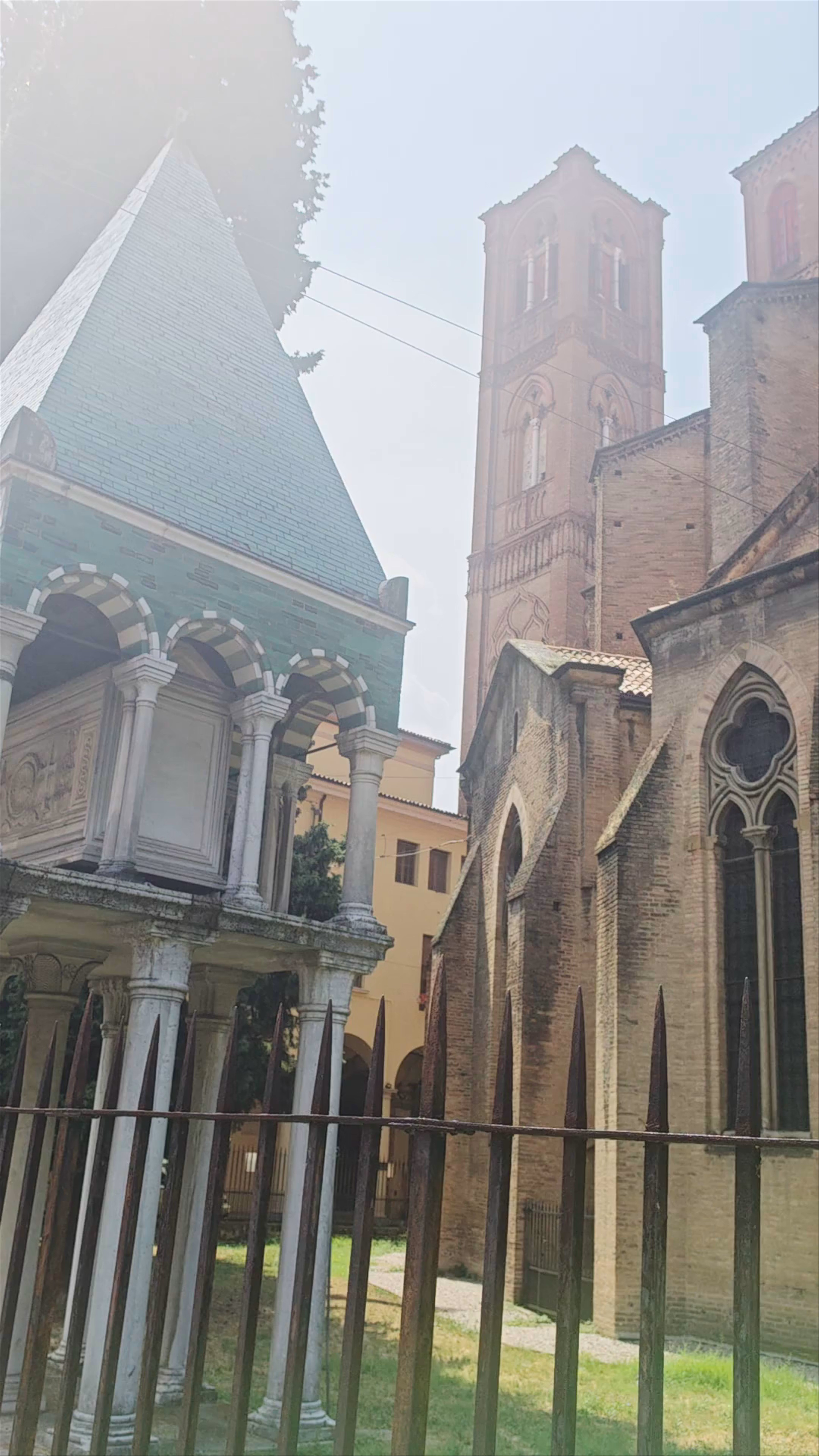 Tombe dei Glossatori: Discovering Medieval Bologna's Sacred Heritage