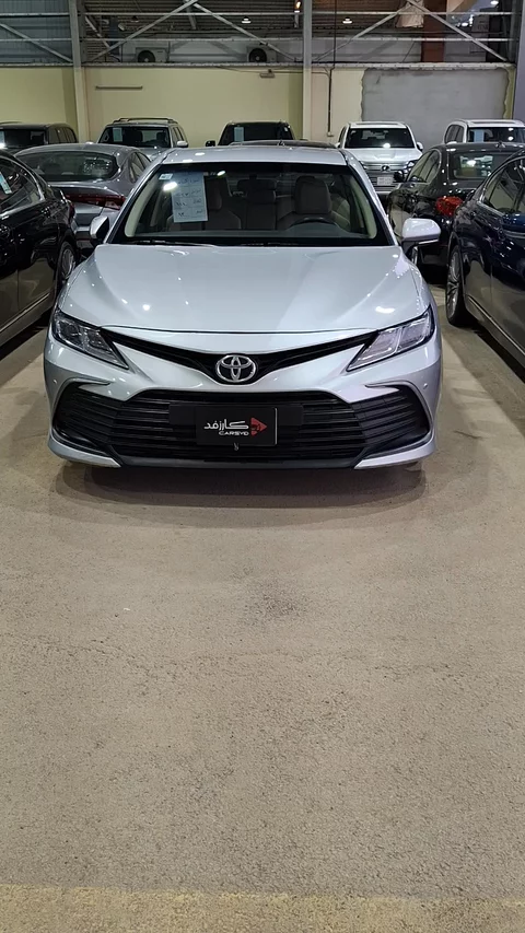 تويوتا كامري LE 2023