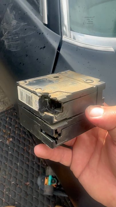 Jimenez Electrical  - The damaged breaker that was replaced - Electricians Near Me