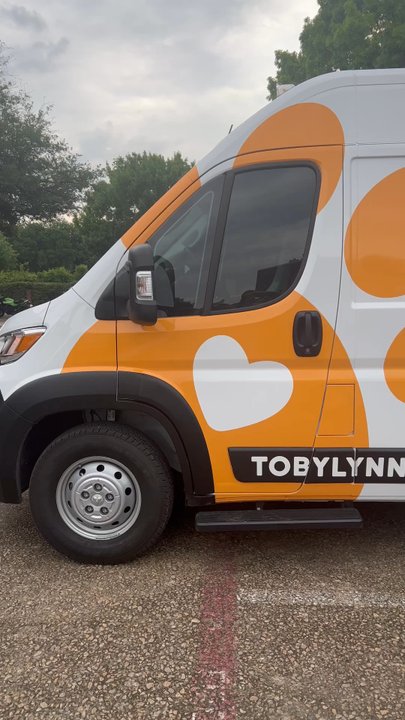 Toby Lynn's Mobile Grooming - Cute mobile van! - Pet Groomers Near Me - Dallas, Texas