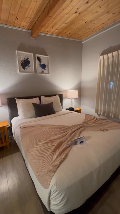 Inn at Haystack Rock - 1 king bed - Hotels Near Me - Cannon Beach, Oregon
