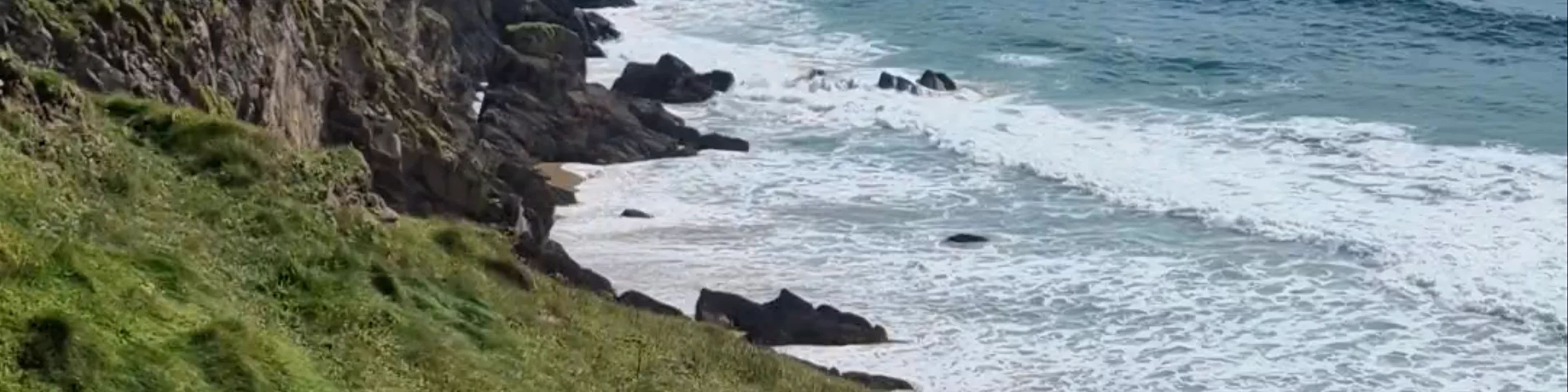 Coumeenoole Beach