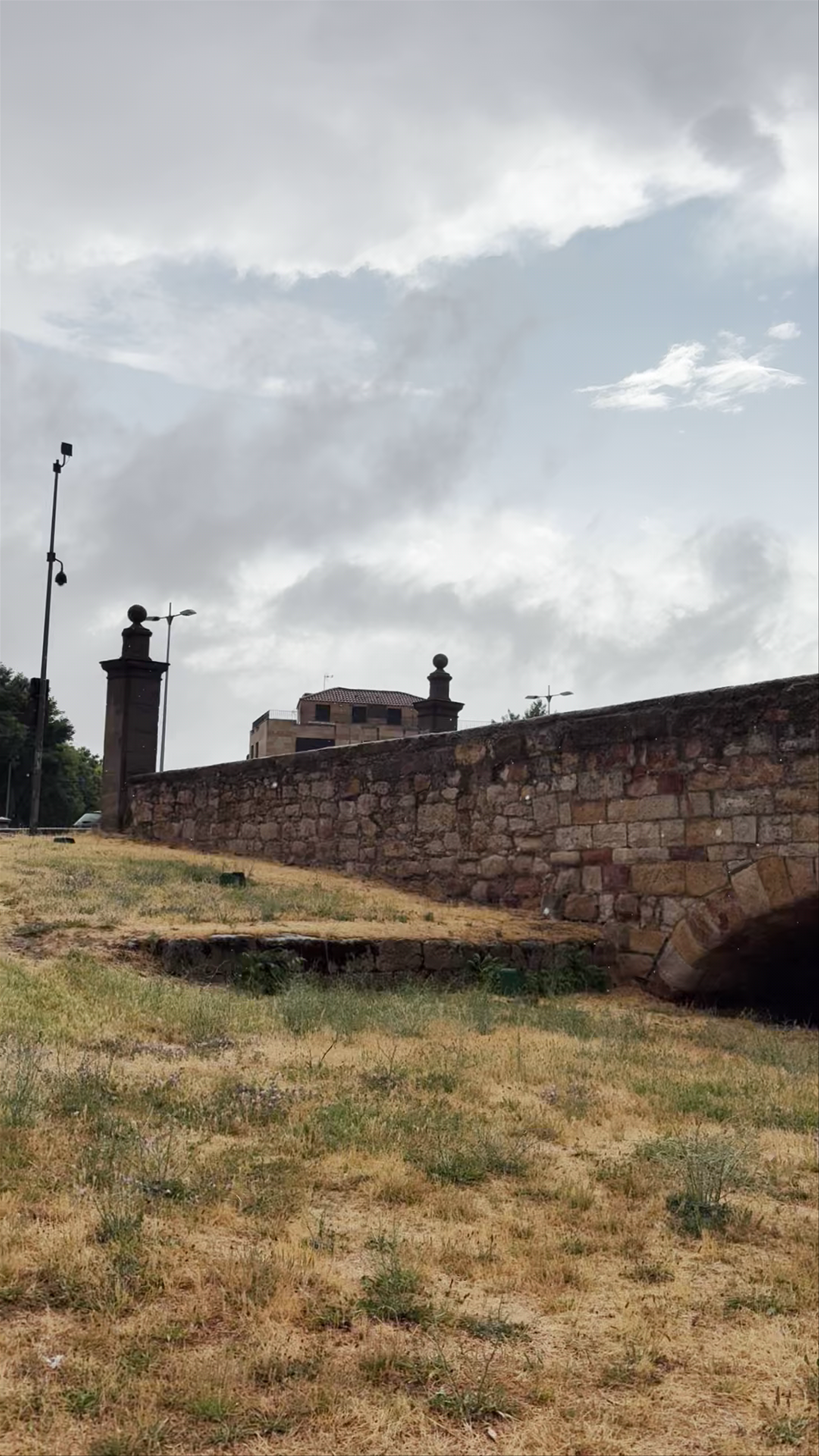 Puente Romano: Historic Roman Bridge in Salamanca