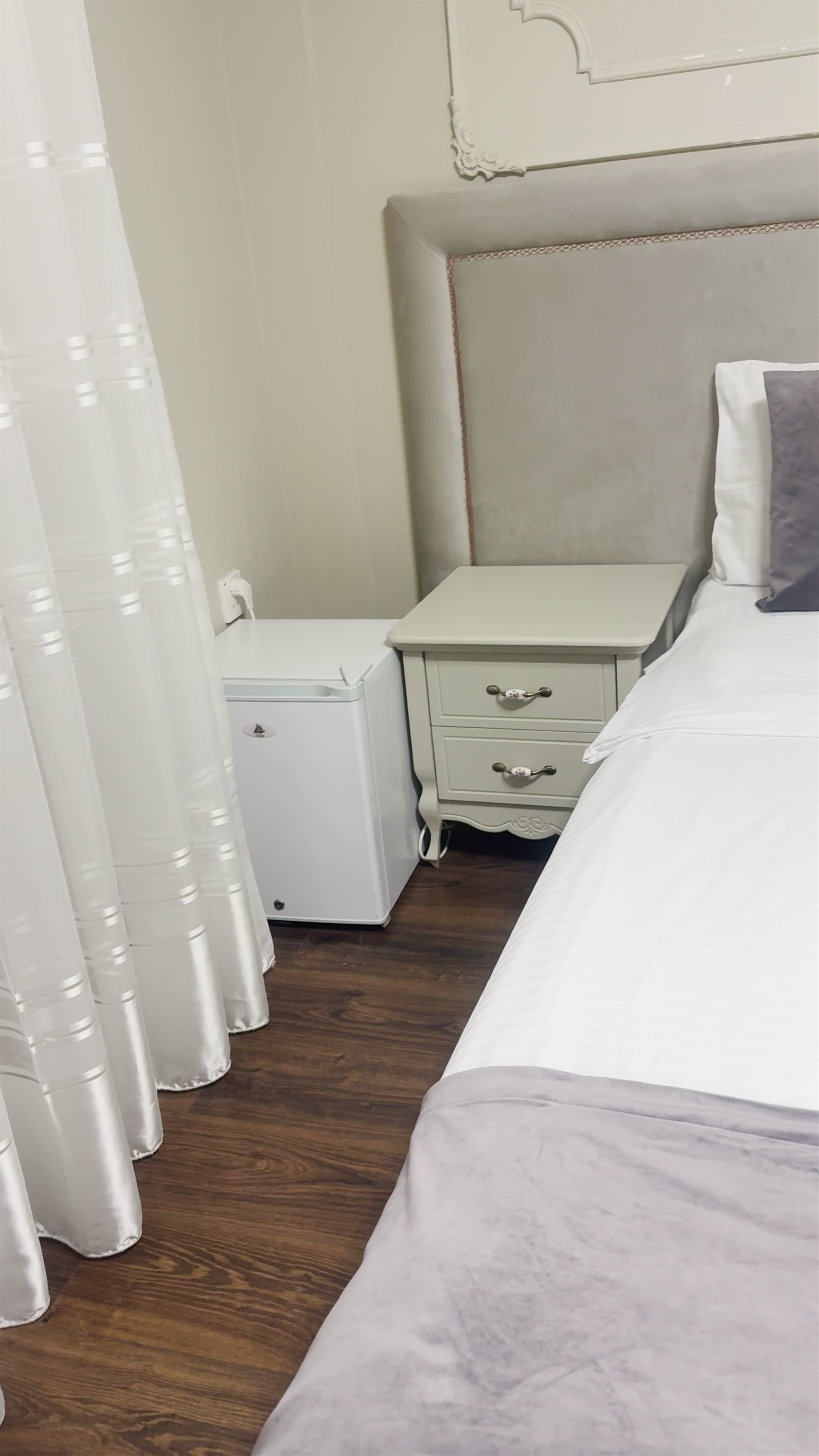 Parliament hotel & restaurant