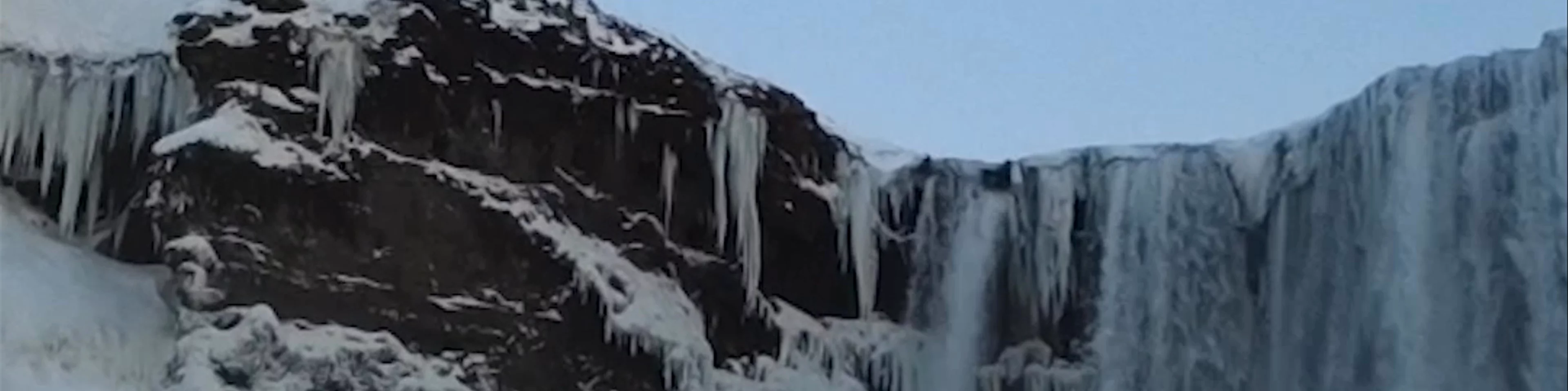 Skógafoss-Waterfall