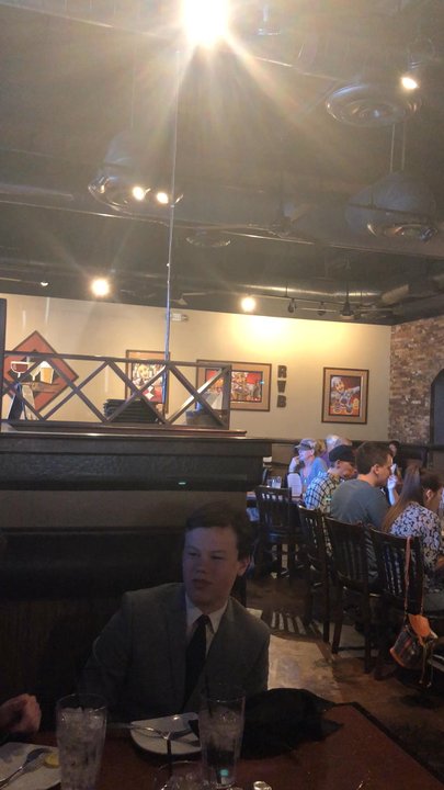 Red White & Brew - Great place - American Near Me - Mesa, Arizona