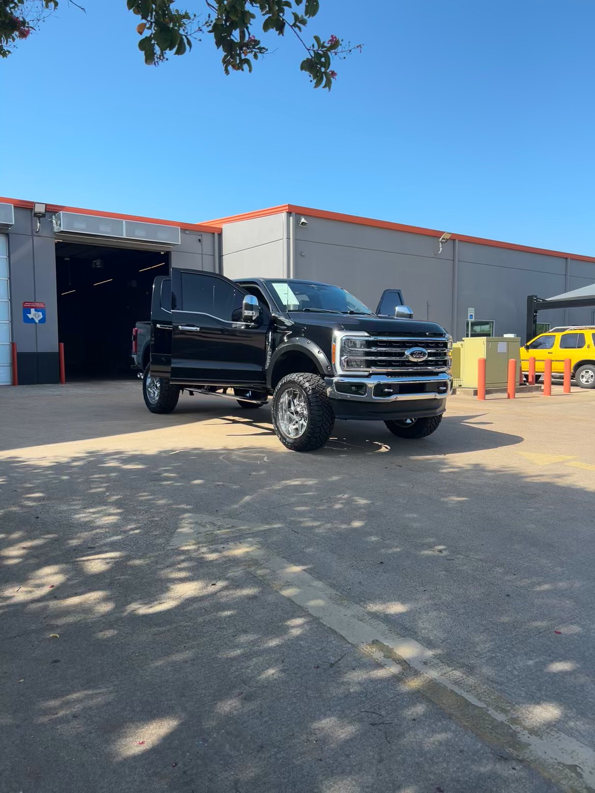 Lifted Trucks - #TX10522 - 2023 Ford F-250 Super Duty King Ranch Crew Cab