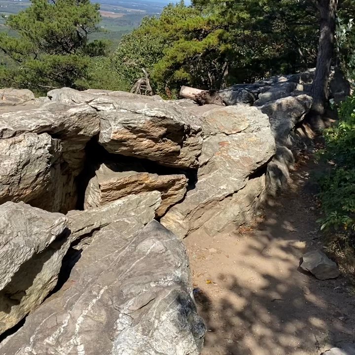 Bears Den - Overlook - Hostels Near Me - Bluemont, Virginia