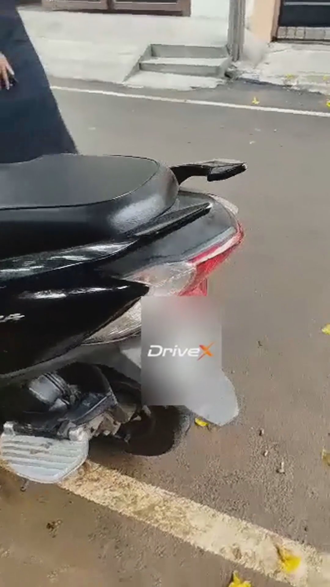 Walk-around video thumbnail