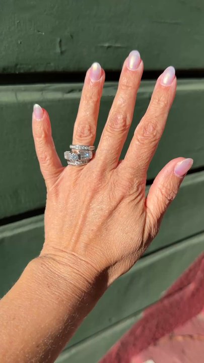 Tami's - Donut glaze chrome almond shape - Nail Salons Near Me - Long Beach, California