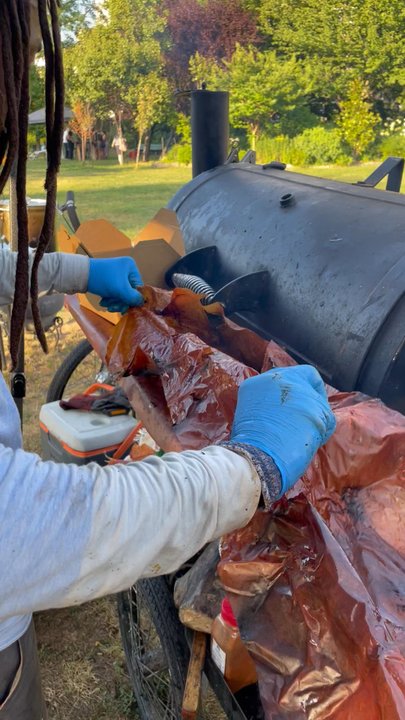 Eastern Parkway BBQ Man - Unpacking spare ribs - Barbeque Near Me - Brooklyn, New York