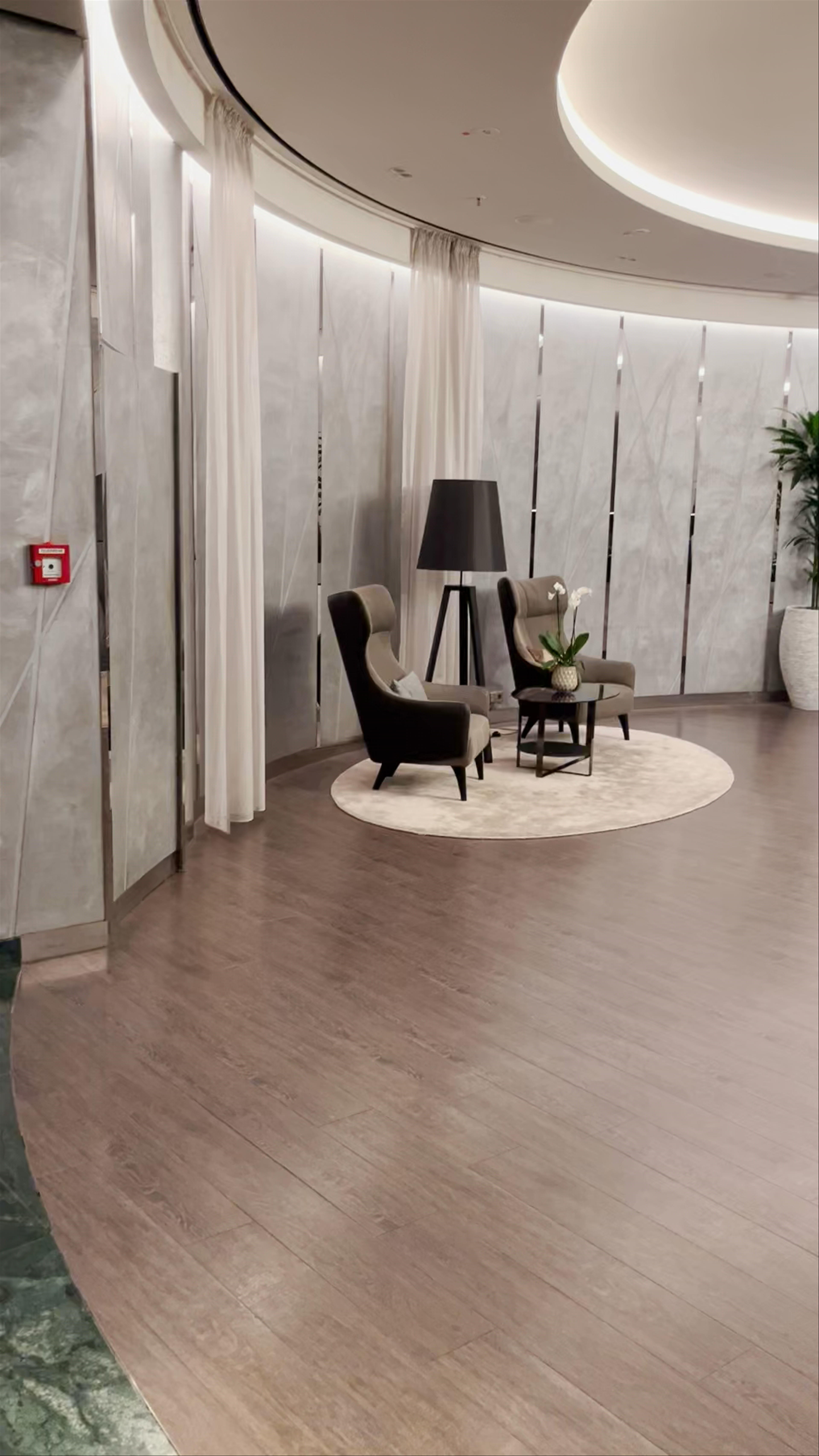 Le Méridien Hamburg: Contemporary Elegance on the Alster