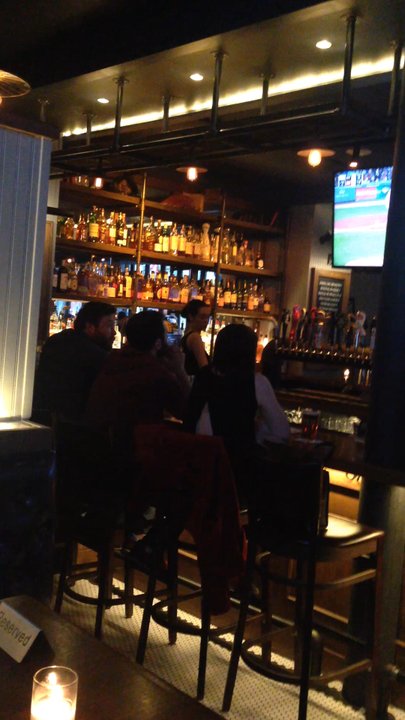 Amity Hall Uptown - A little noisy, but it's kinda/sorta a sorts bar, so it's a good thing! - American Near Me - New York, New York