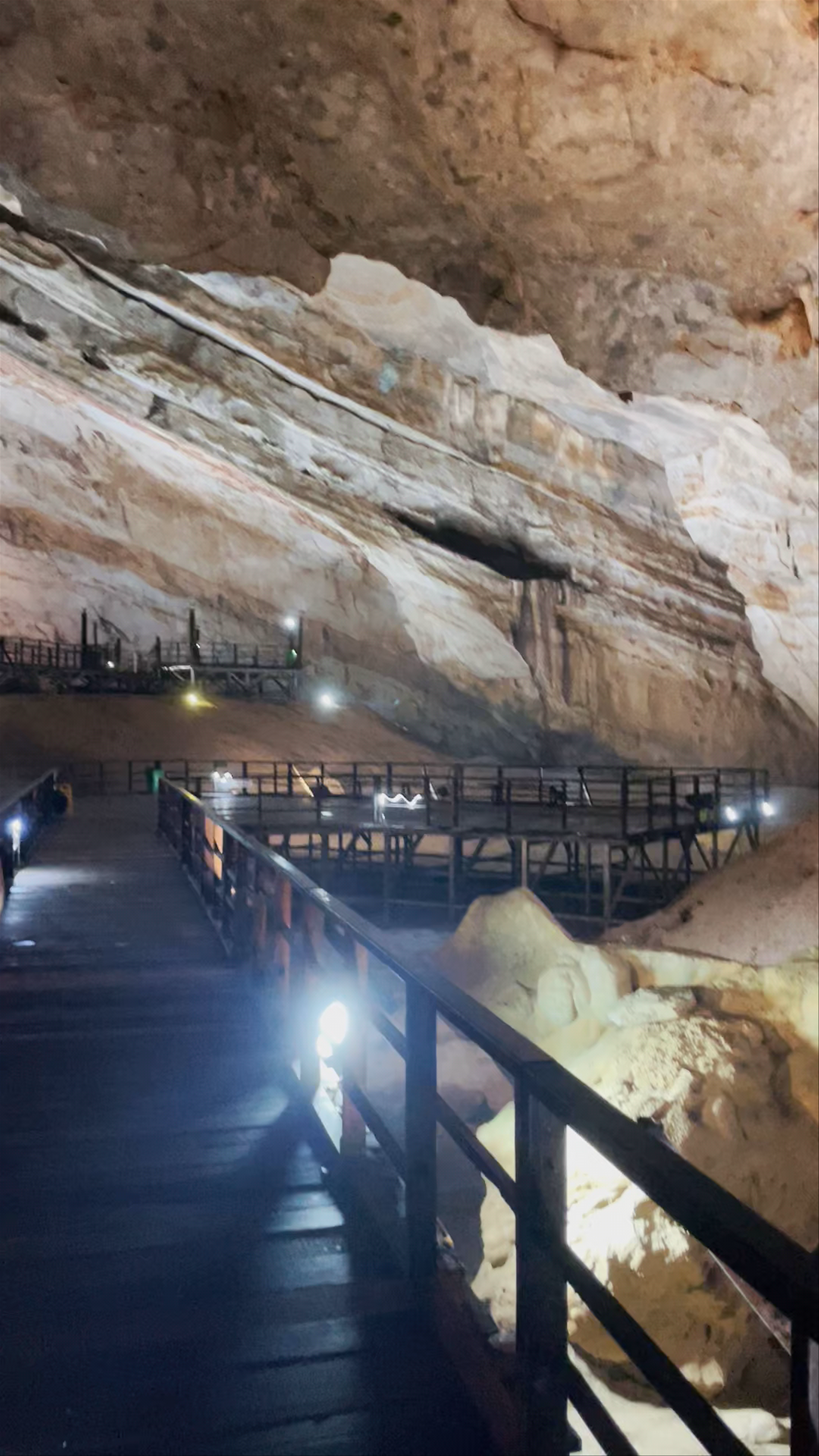 Động Thiên Đường Paradise Cave