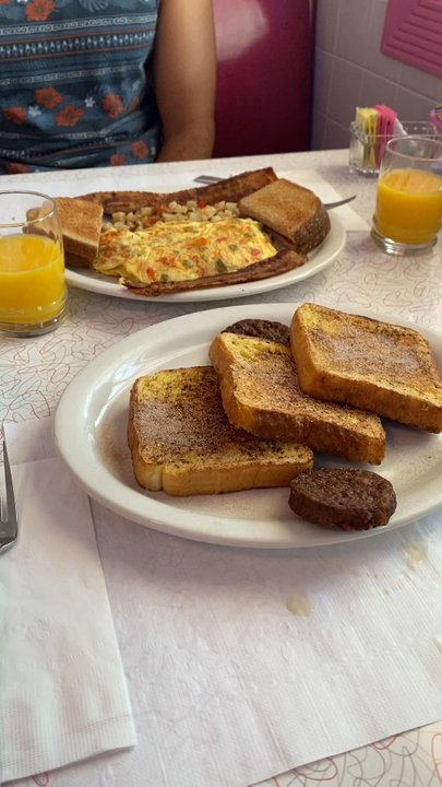 Summer Nites - Breakfast! - Hotels Near Me - Wildwood, New Jersey