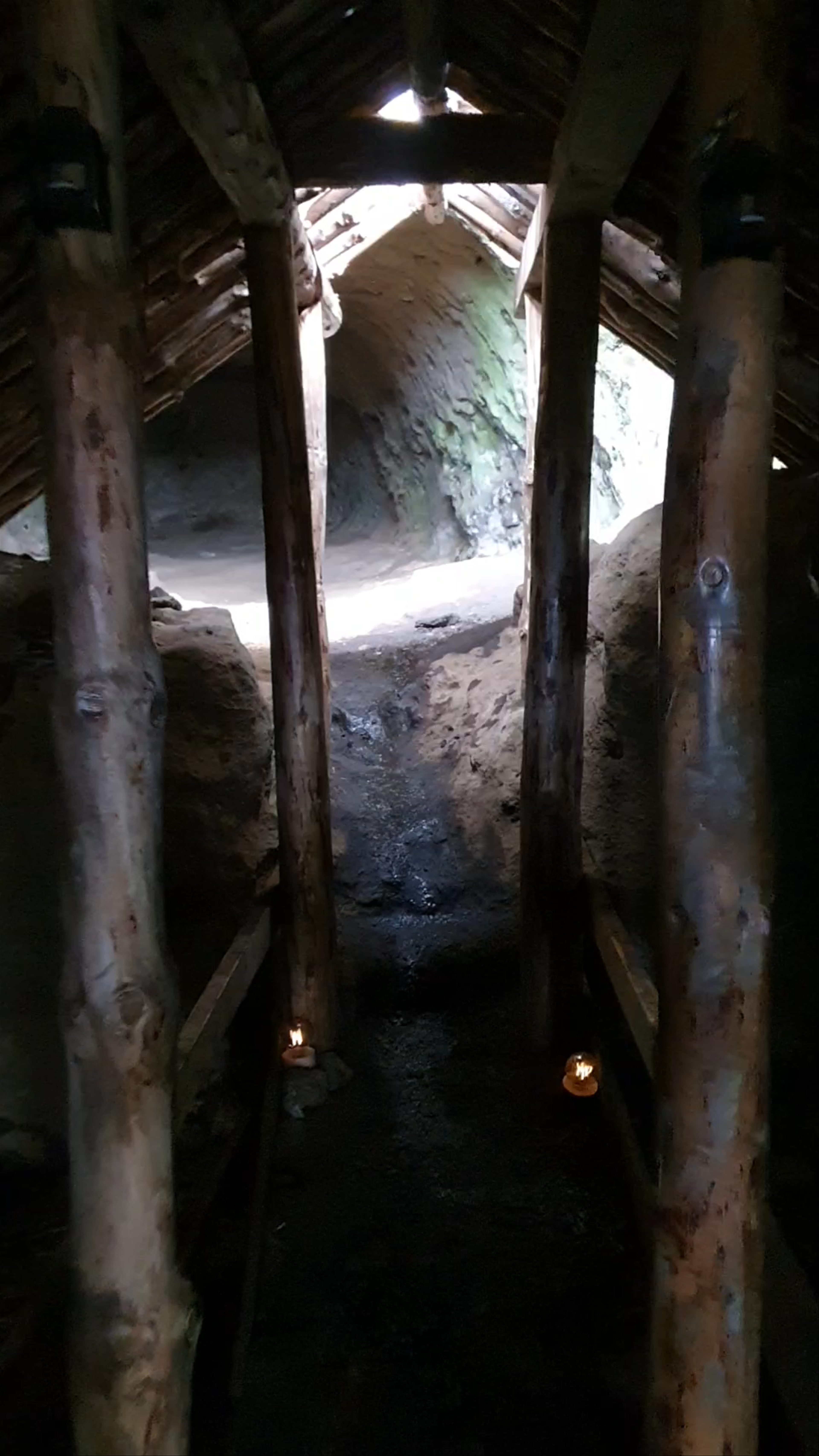 Rutshellir Caves