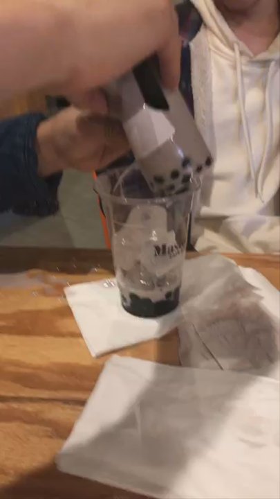 Master Tea Cafe & Bites - received a leaking cup and they didn't even apologize and told me to move my drink to the other cup - Juice Bars & Smoothies Near Me - Greensboro, North Carolina