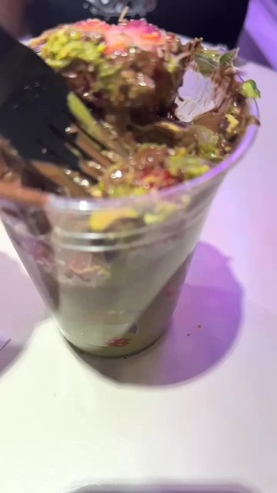 Pismo Yogurt - Dubai chocolate strawberries - Ice Cream & Frozen Yogurt Near Me - Pismo Beach, California