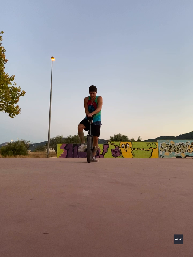 riu submission: Kickflip