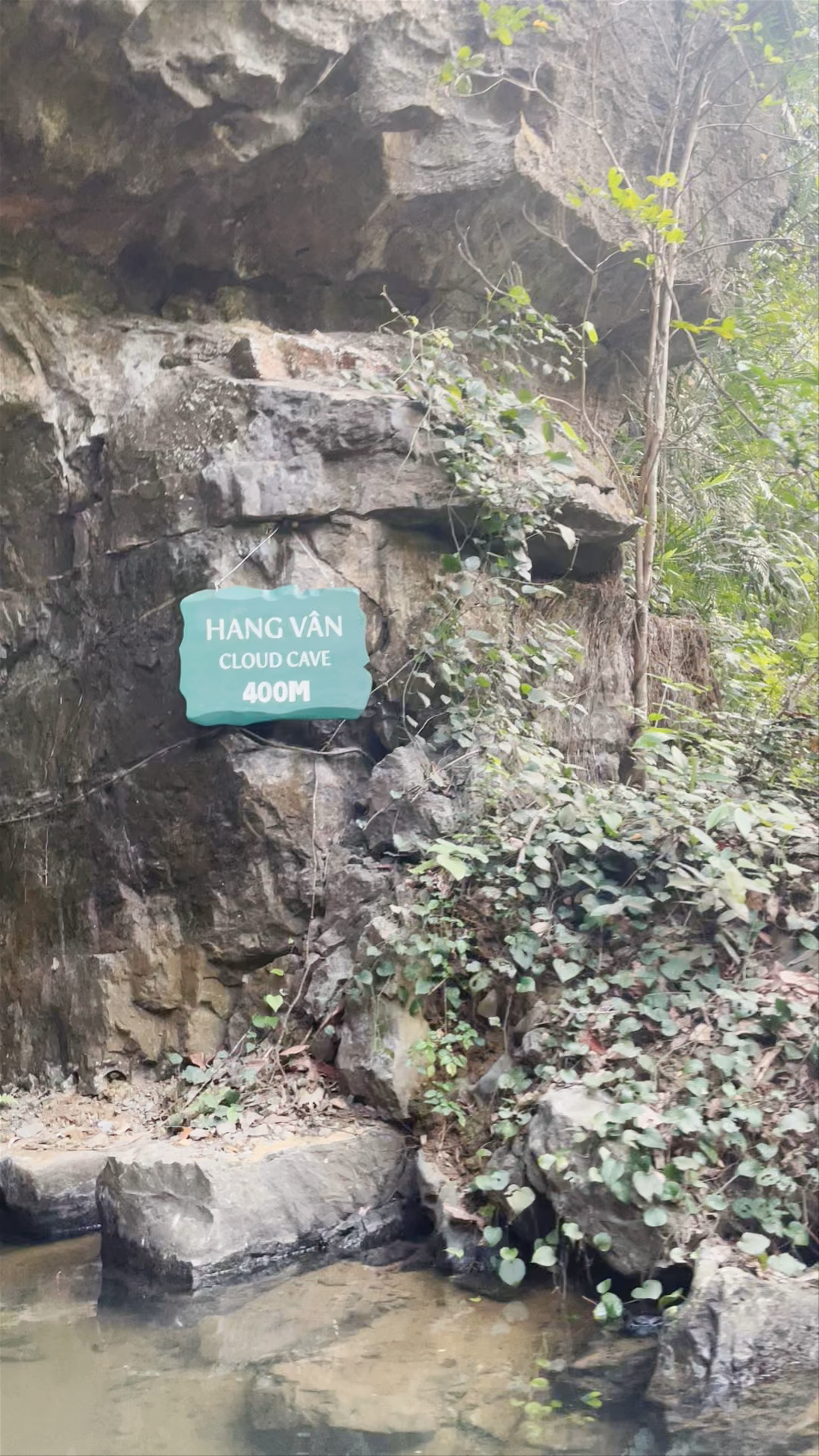 Hang Đột (Dot Cave)