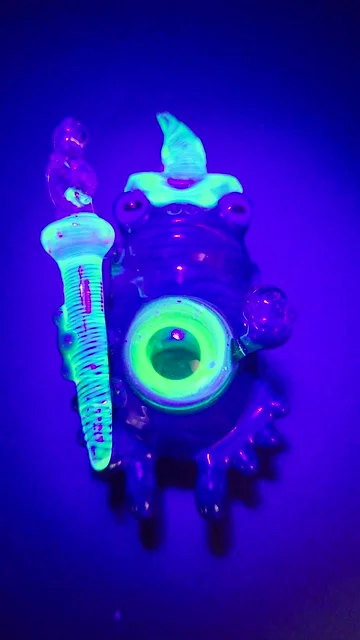 Preview pic of UV\crushed opal frog mage
