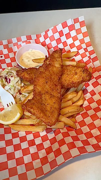 Pacific Inn Pub - Dive Bars Near Me - Seattle, Washington