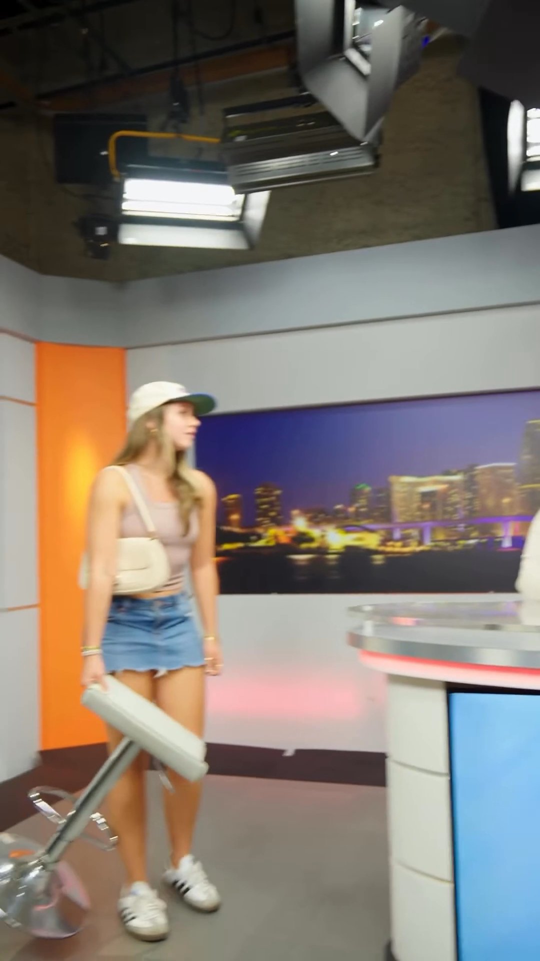 Umiami broadcast with @colejernstedt @my.foreign.roommate