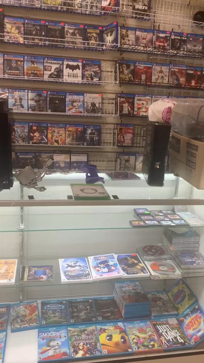 1UP Videogames - Inside - Video Game Stores Near Me - Covina, California