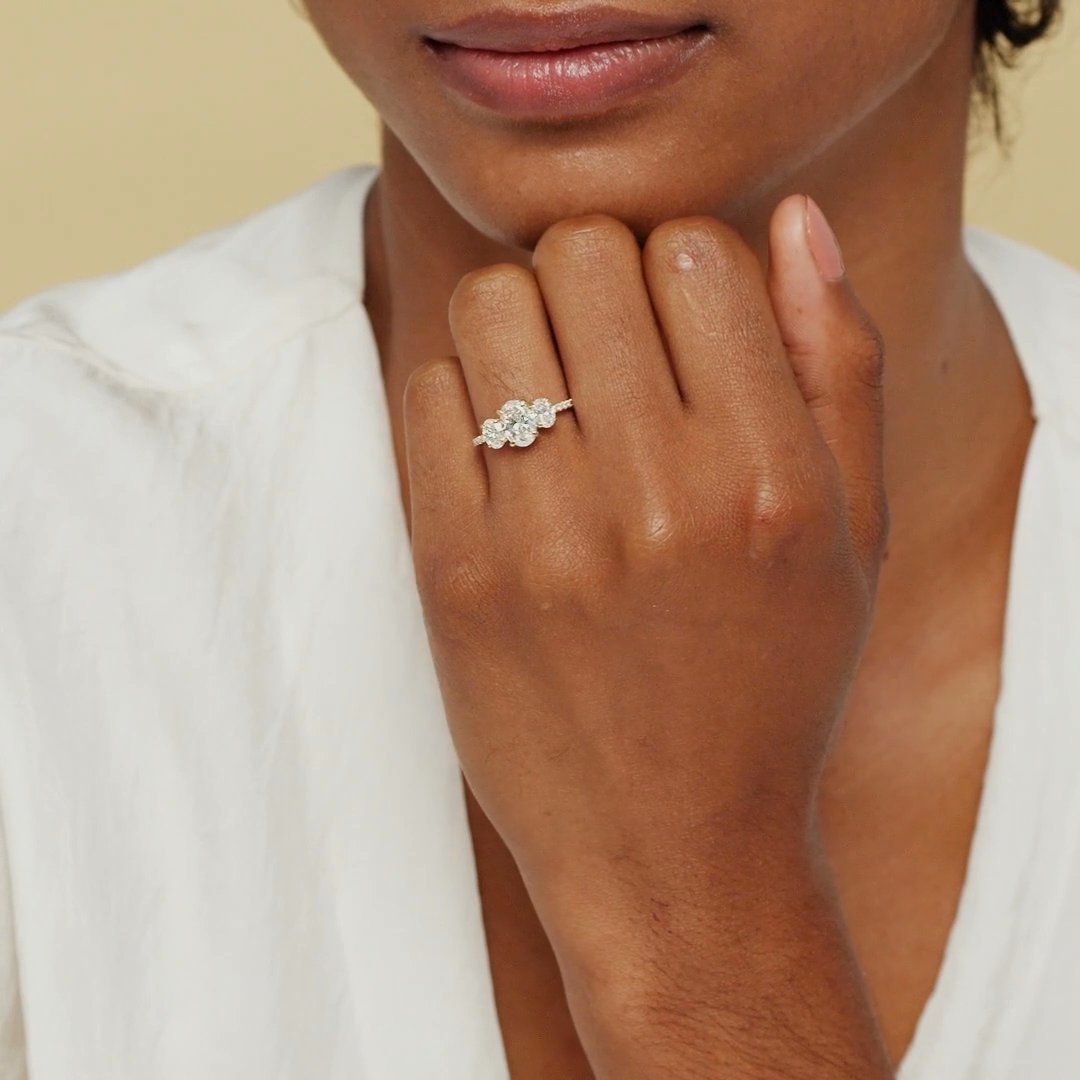 The Three Stone | Oval | Platinum | bandAccent: Pavé | sideStoneCarat: 0.25ct | sideStoneShape: Oval | diamondOrientation: vertical | caratWeight: other
