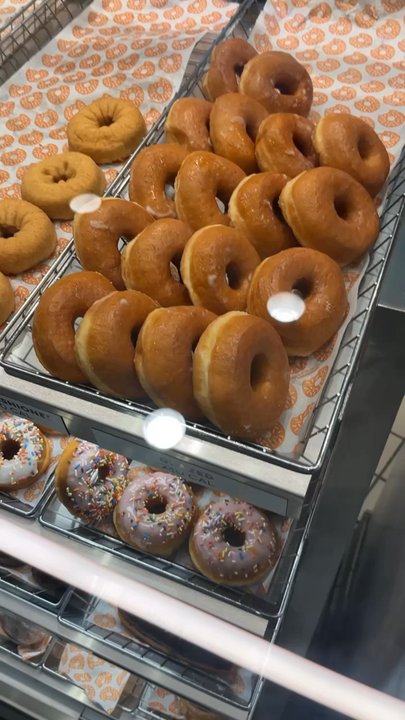 Dunkin' - The glaze donuts that they have displayed Smdh!!! - Coffee & Tea Near Me - Camarillo, California