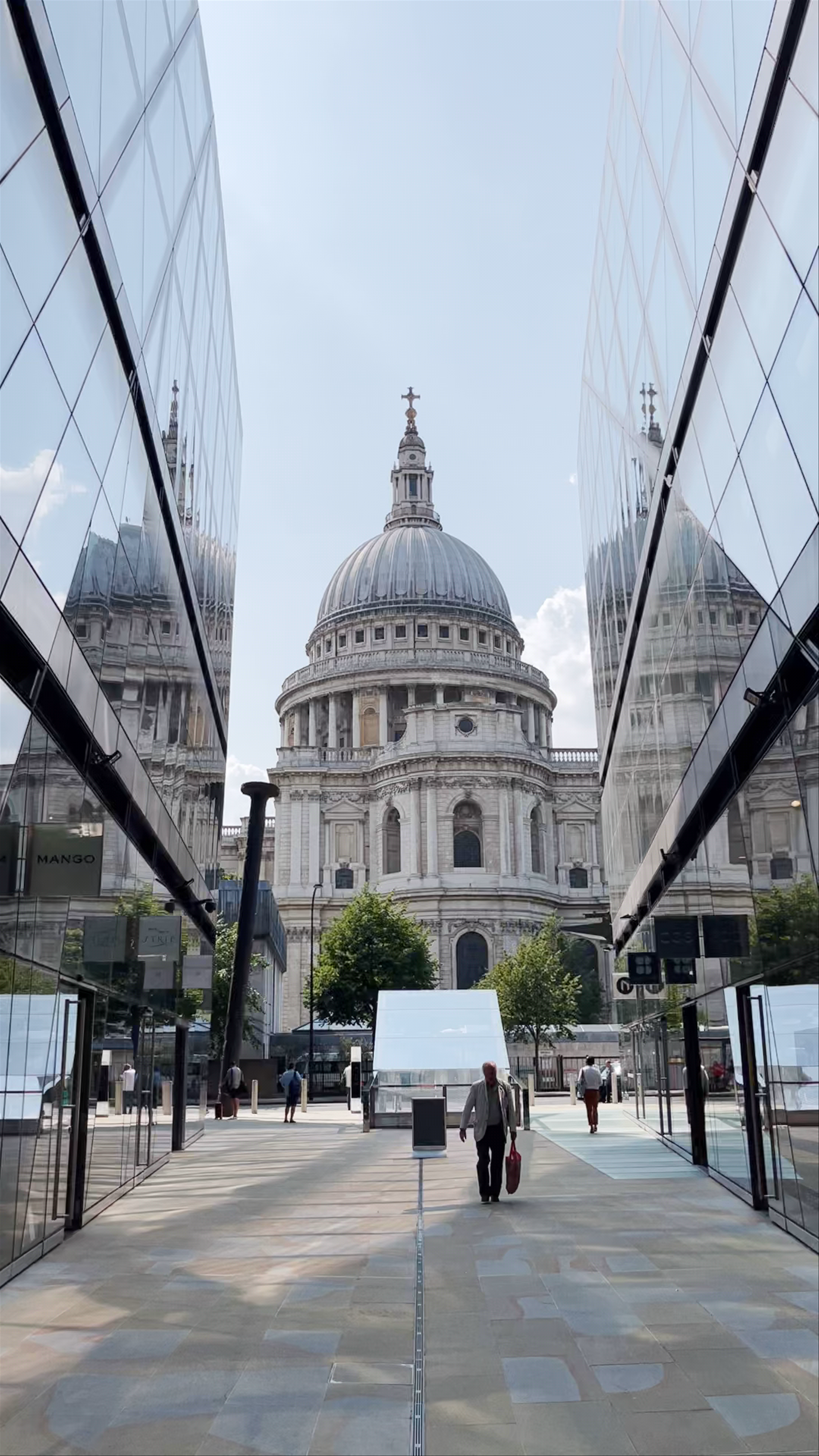 St. Paul's Cathedral: A Majestic London Landmark