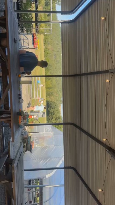 McMillin Farm - Kids playing while we quench our thirst - Farms Near Me - Puyallup, Washington