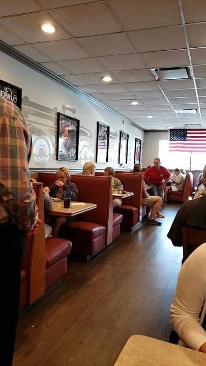 Red Truck Cafe - Nice Texas Homestyle restaurant .. Owner has been a General Manager at poor Richard's for over 15 years.  Love the place. - Breakfast & Brunch Near Me - Plano, Texas