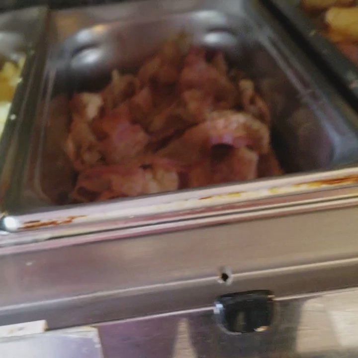 Hampton Inn Bozeman - Eggs from a carton, something posing as bacon and prime rib potator hash - Hotels Near Me - Bozeman, Montana