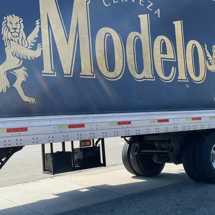 Brooklyn Bar - MODELO TIME FOO ! - Sports Bars Near Me - Lawndale, California