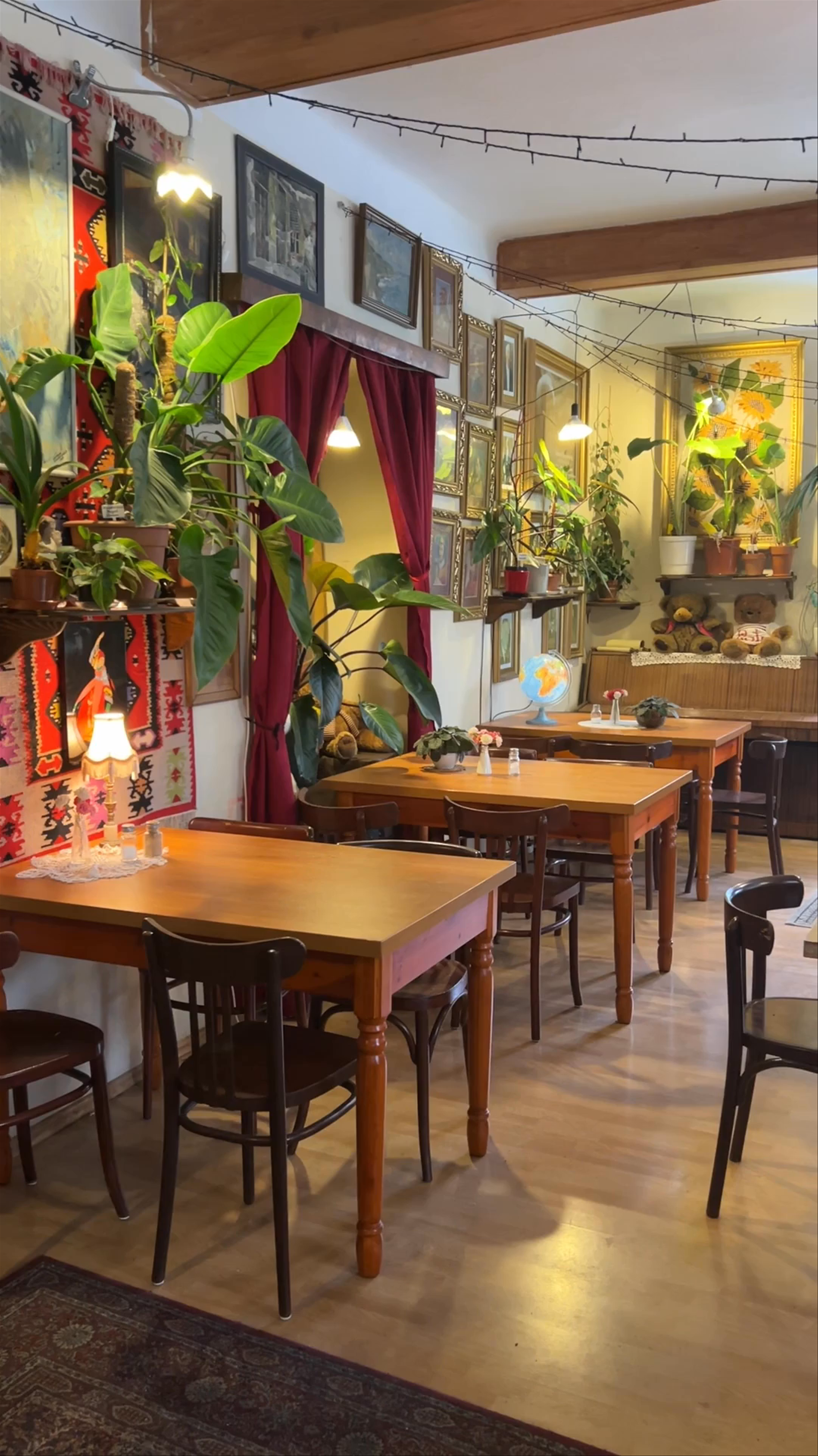 Cozy Atmosphere at Bar Pod Kopytkiem in Kraków