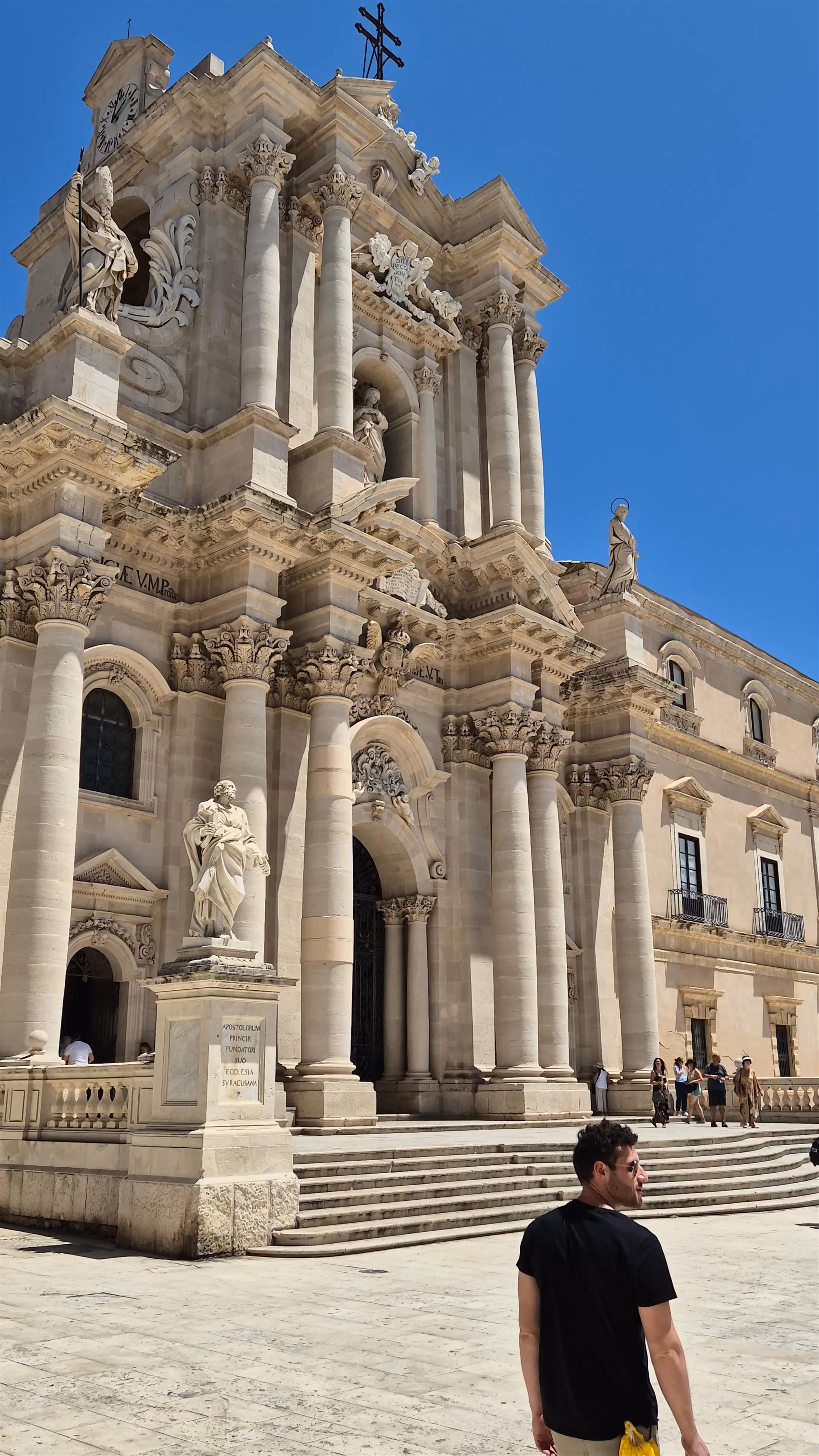 Piazza del Duomo, Siracusa: Baroque Splendor Under the Sicilian Sun