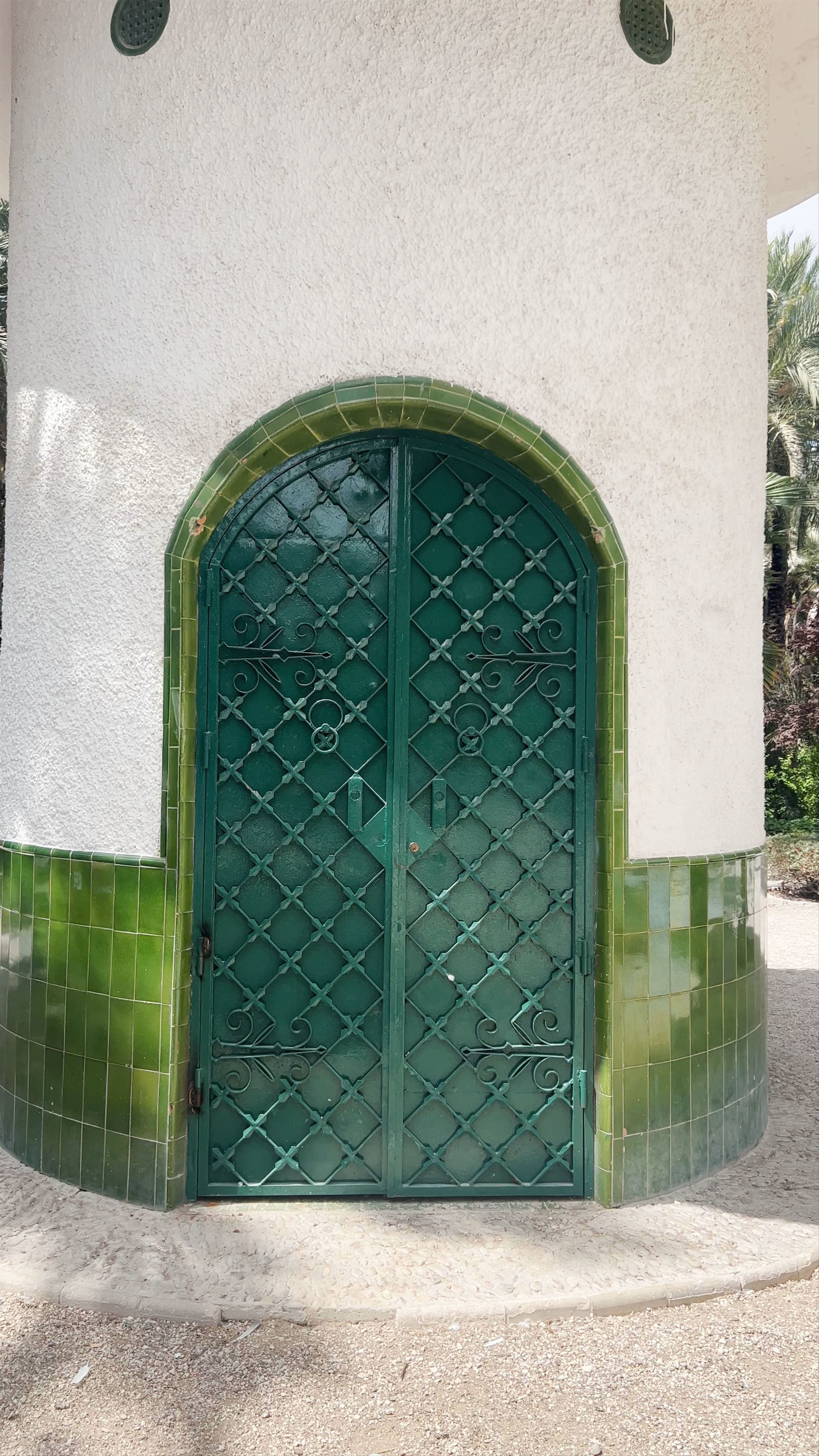 Torre de las Palomas: Charming Historic Landmark in Elche