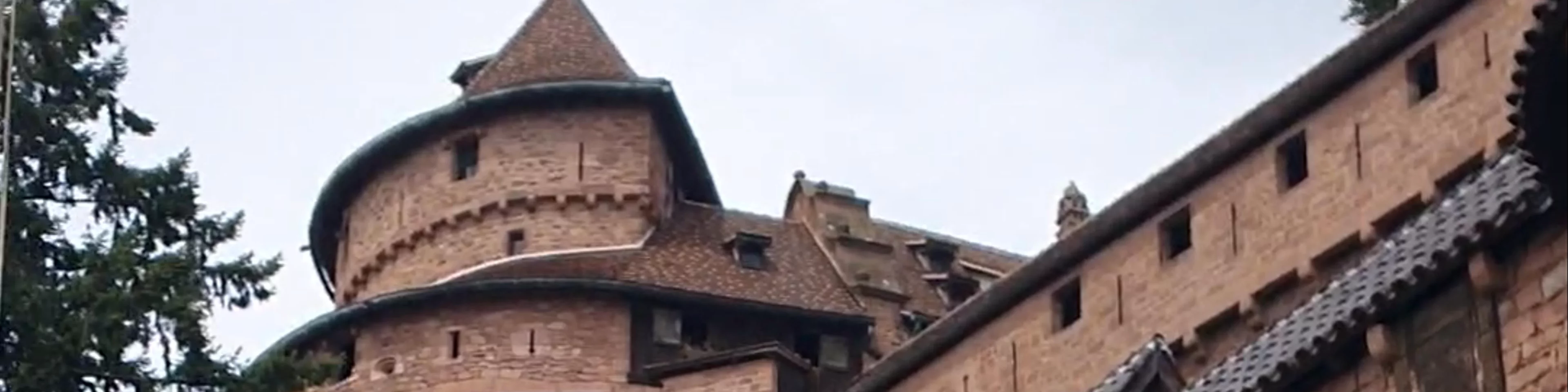 Grand Bastion avec l'énorme Tour à Canons du Haut-Koenigsbourg