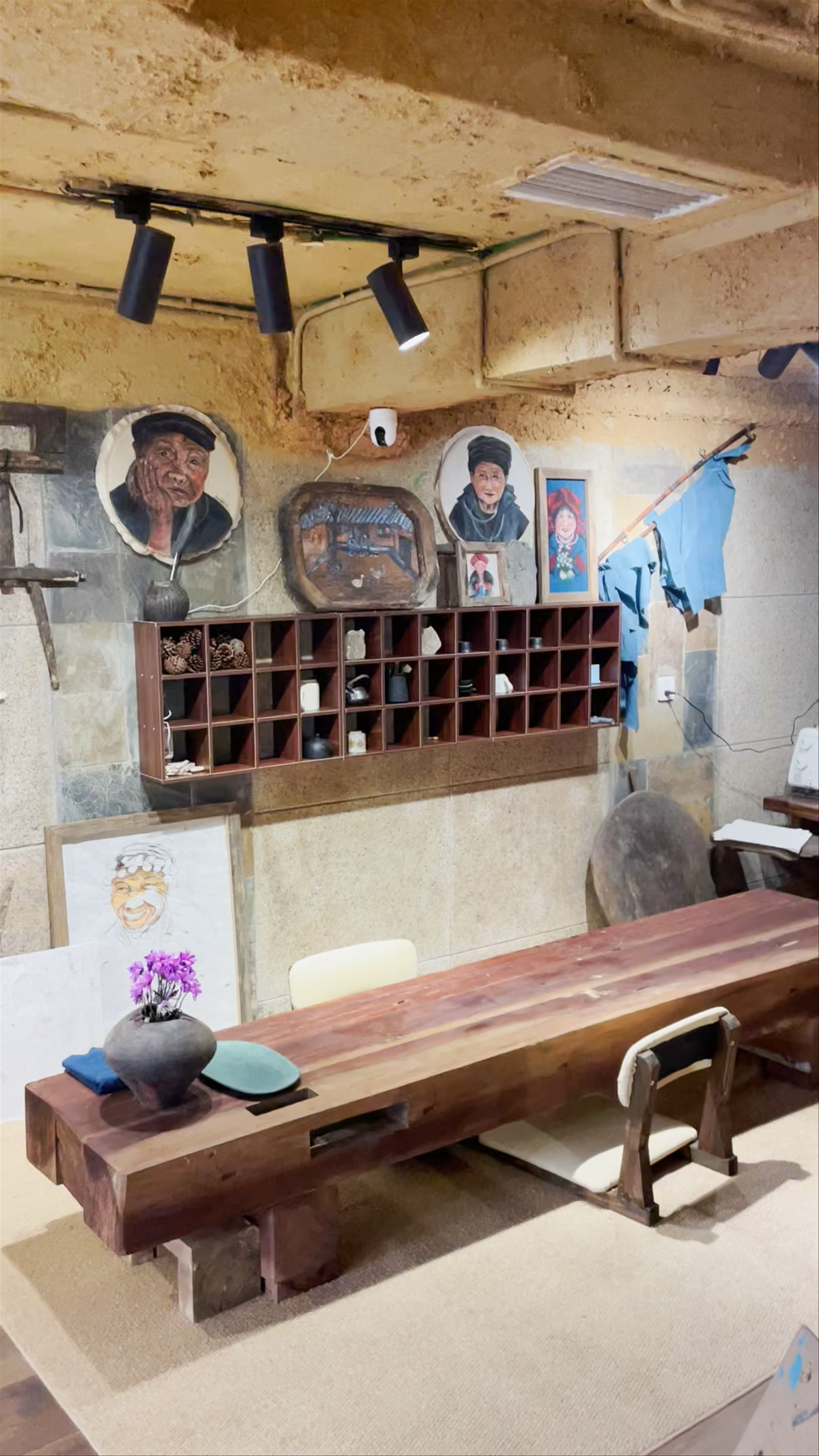 Art Room by Song Giang: Intimate Hmong Cultural Portraits in Sa Pa