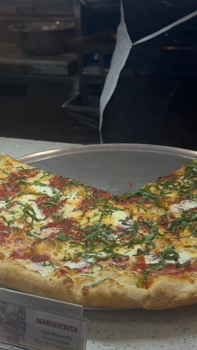 Little Pizza Parlor - margherita pie - Pizza Near Me - Brooklyn, New York