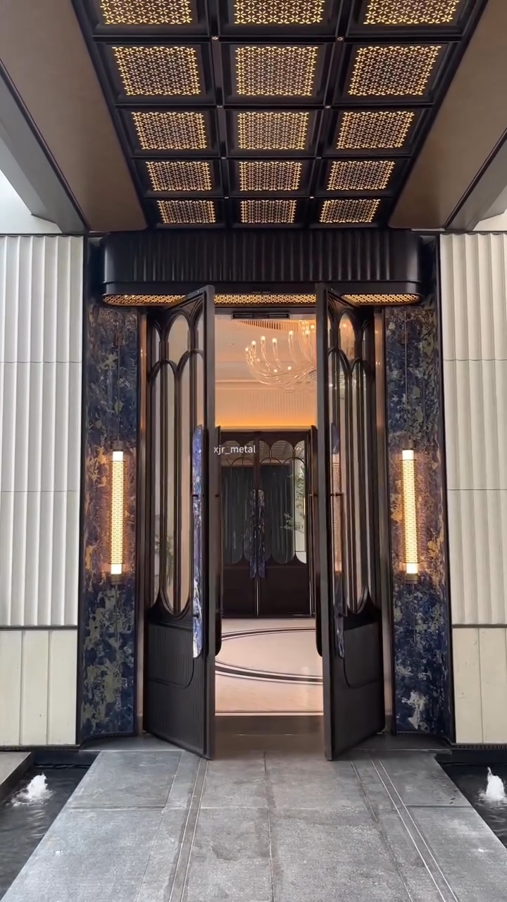 Luxurious-automated-door-design
