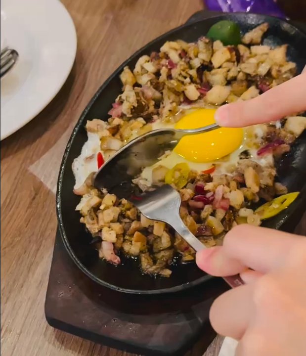 Juan's Bistro - Filipino Near Me - Taguig, NCR